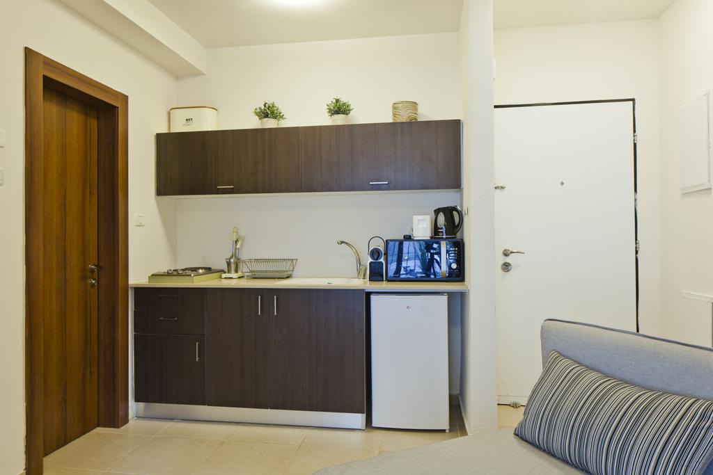Tlv Suites By The Sea - 2 Rooms Тель-Авив Экстерьер фото
