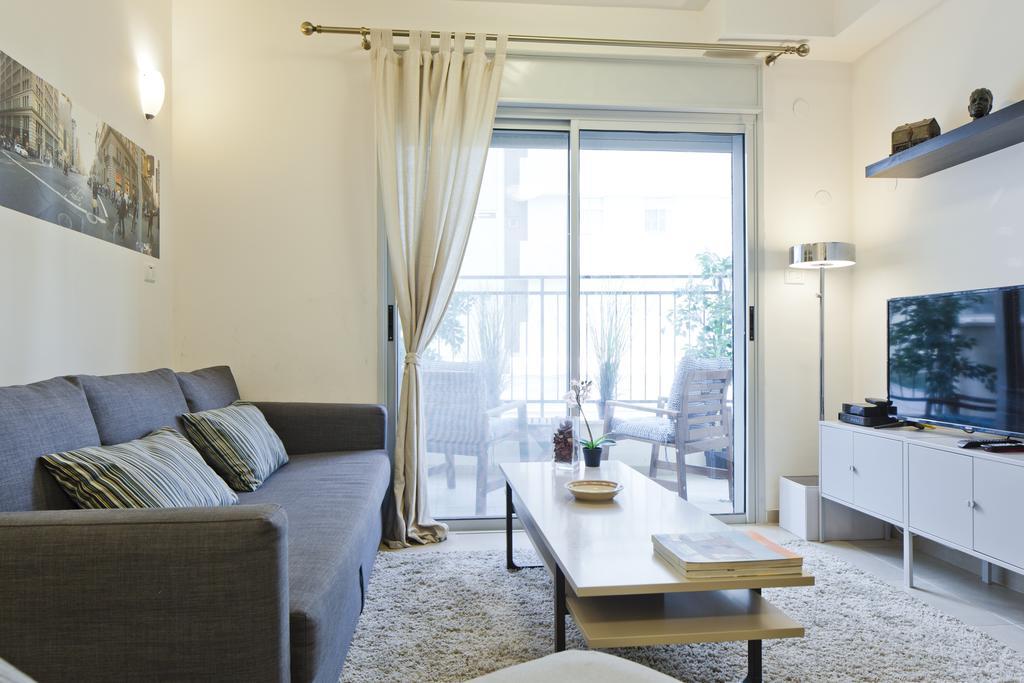 Tlv Suites By The Sea - 2 Rooms Тель-Авив Экстерьер фото
